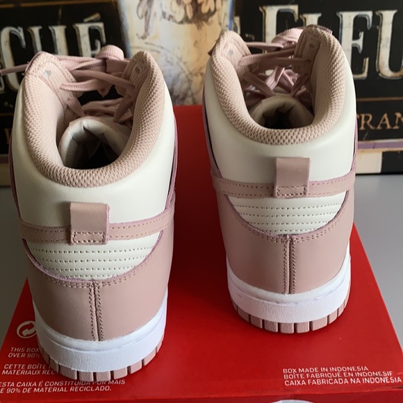 Nike Women’s Dunk High Sz 9 - Picture 4 of 9